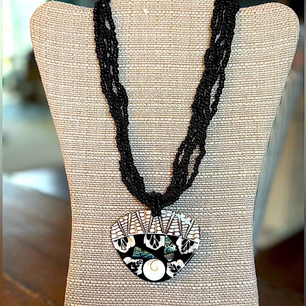 Sajen Indonesia Black Seed Bead Necklace Shell Abalone Mosaic Pendant 19 50$